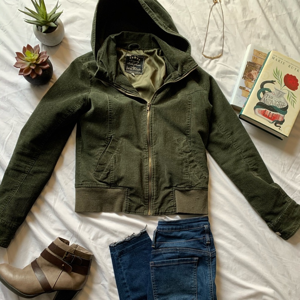 ✨ RARE✨ Bella’s corduroy jacket from Twilight!